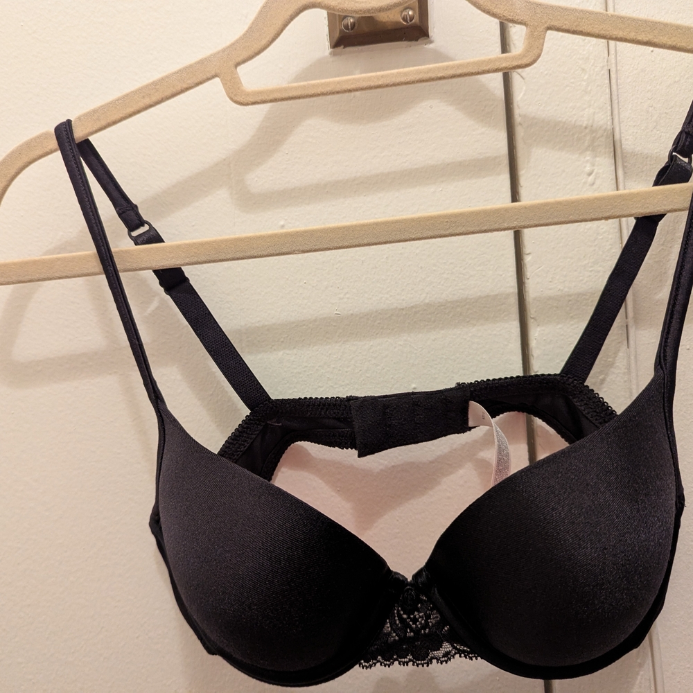 Victorias Secret Wonderbra Black Lace Accent Bra
